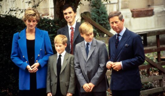 Prințul William și Prințul Harry, alături de Prințul Charles și Prințesa Diana