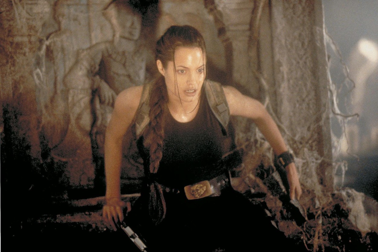 Angelina Jolie în rolul Larei Croft