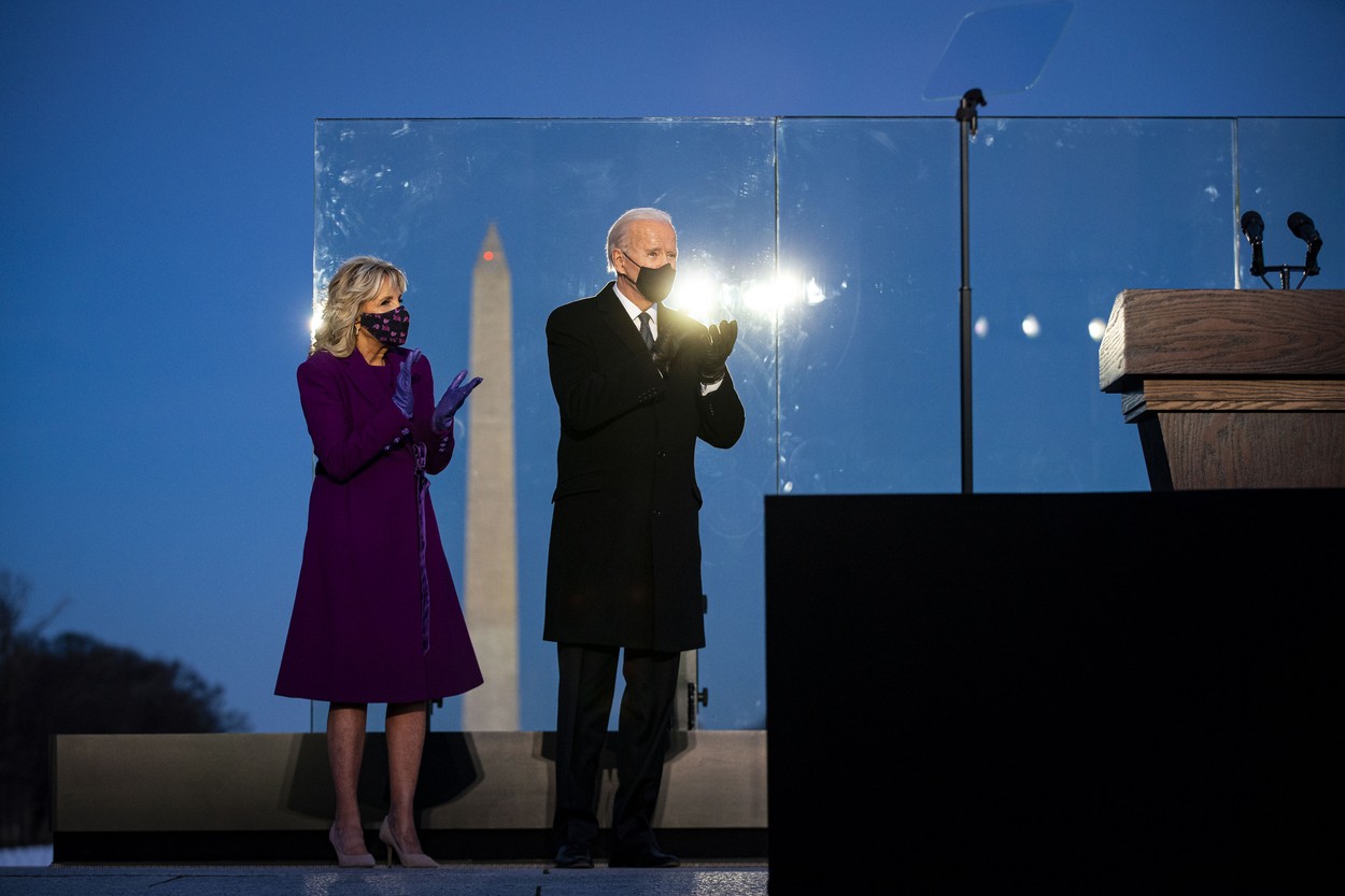 Jill Biden alături de Joe Biden la Washington în seara de dinaintea numirii în funcție