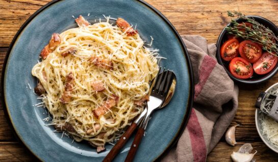 Rețetă de spaghete carbonara. Preparat din bucătăria italiană