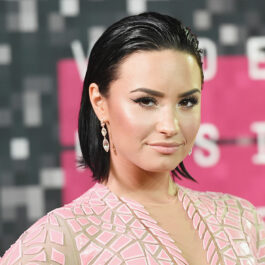 Demi Lovato la MTV Video Music Awards din 2015, la Microsoft Theater