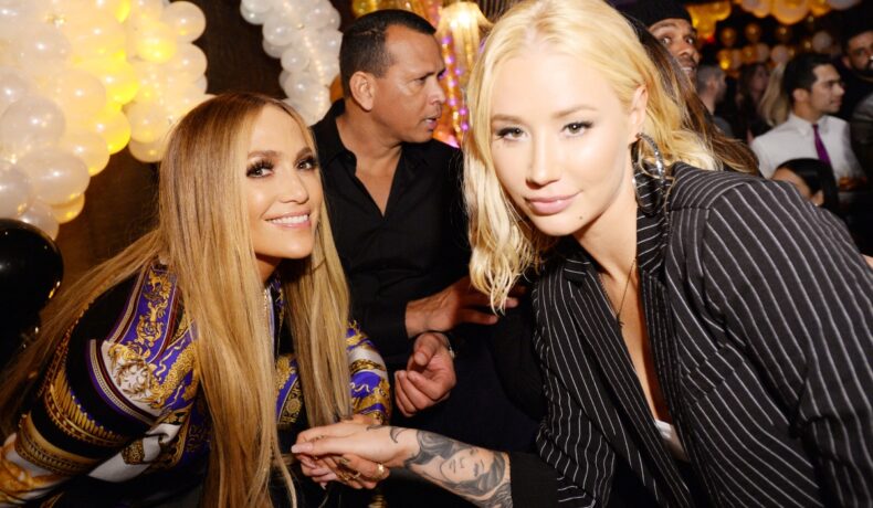 Iggy Azalea alături de Jennifer Lopez la petrecerea MTV VMA, în 2018