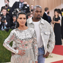 Kim Kardashian și Kanye West, la un eveniment de la Institutul Gala, pe covorul roșu