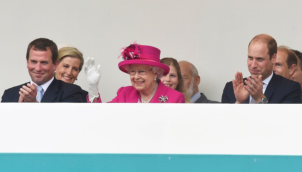 Peter Phillip împreună cu Regina și Prințul William