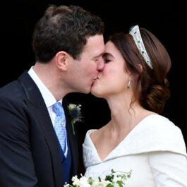 Prințesa Eugenie Jack Brooksbank la nunta lor, sărutându-se