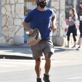 Shia LaBeouf, surprins pe stradă, la alergare, într-o ținută sport