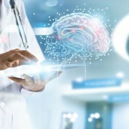 Medic care verifică sănătatea creierului, folosind o interfață tehnologică
