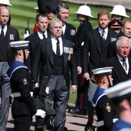Prințul Charles, Prințul Andrew, Prințul Edward și Prințesa Anne, la ceremonia de înmormântare a Prințului Philip