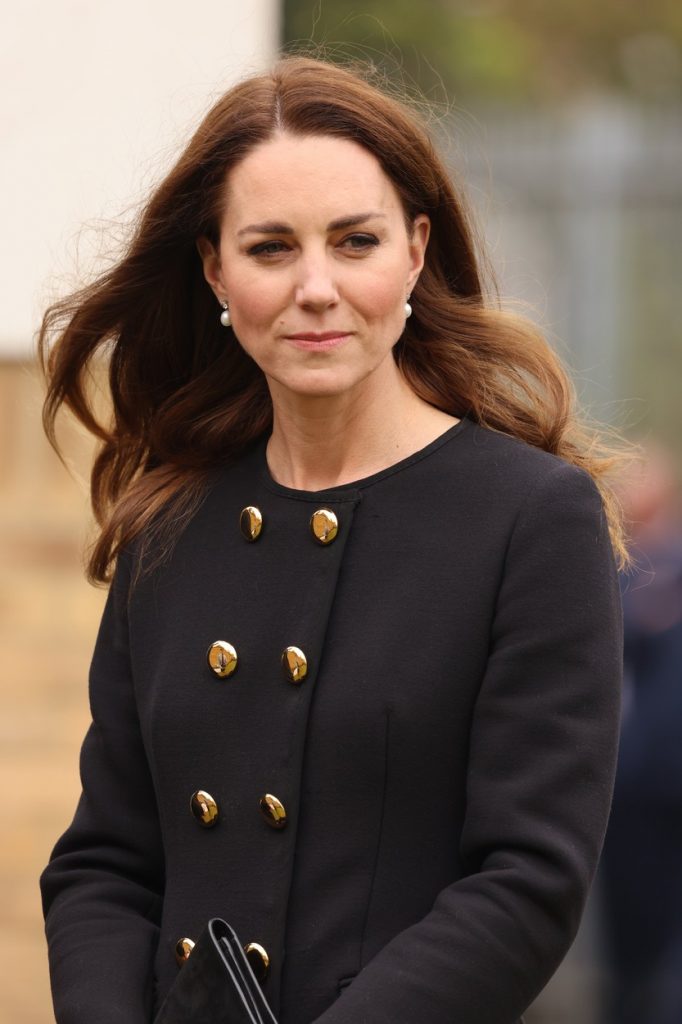 Kate Middleton, în vizită la Escadrila 282, în ținută de doliu
