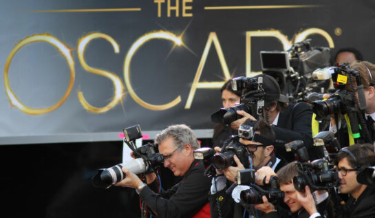 Mai mulți reporteri, pe covorul roșu la Premiile Oscar