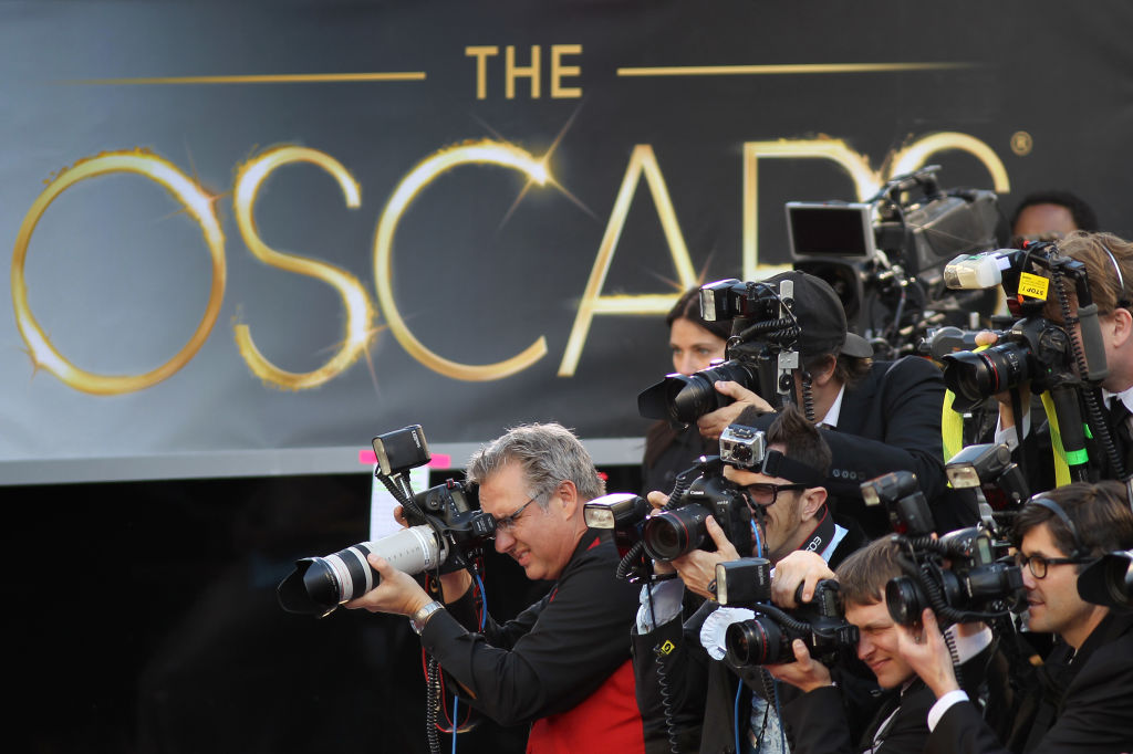 Mai mulți reporteri, pe covorul roșu la Premiile Oscar