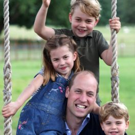 Prințul William, imagine alături de cei trei copii, la aniversarea de 38 de ani