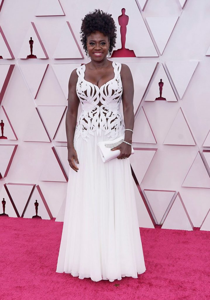 Viola Davis, pe covorul roșu, la Premiile Oscar 2021