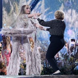 Jennifer Lopez, moment emoționant pe scena VAX Live alături de mama sa