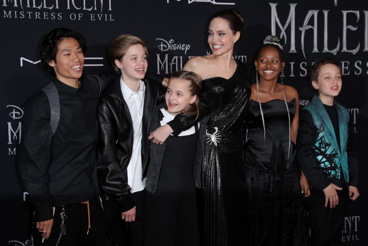 Shiloh-Jolie-Pitt, la premiera fimului Maleficent, în anul 2018, cu mama și frații ei