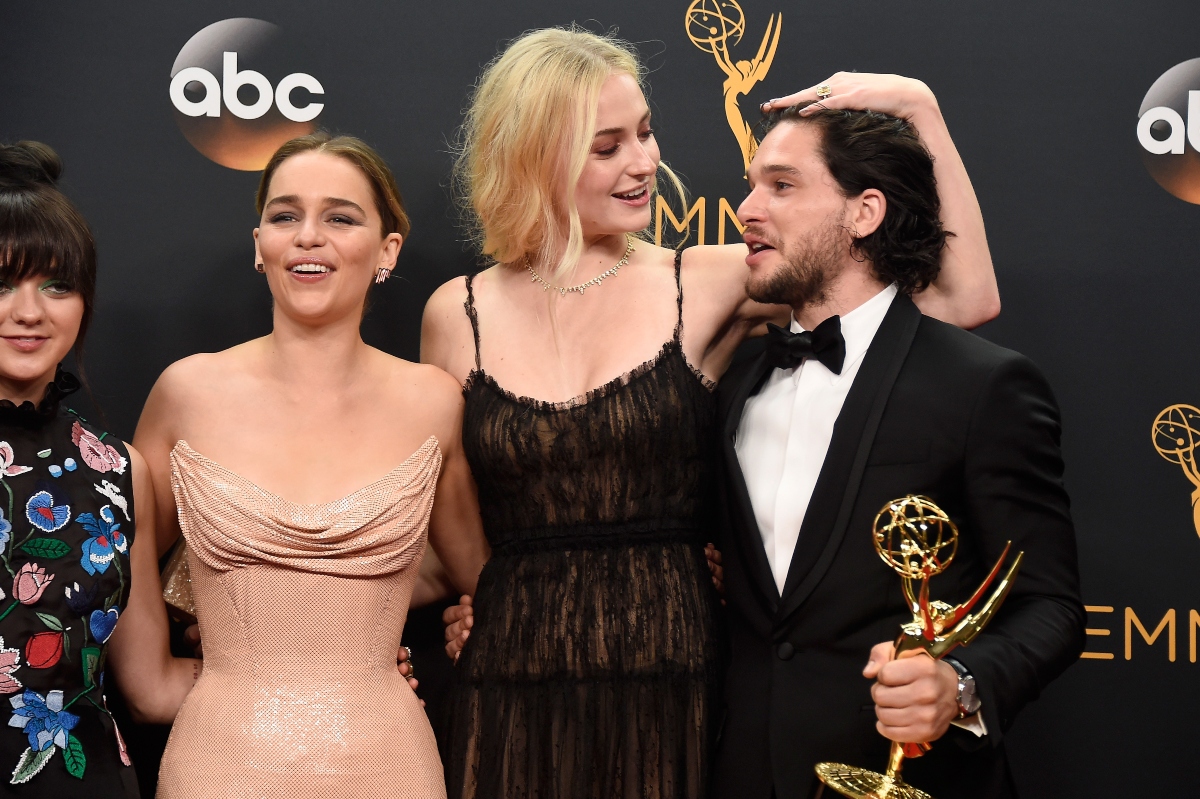 O parte din distribuția serialului „Game of Thrones”, în cadrul evenimentului Premiile Emmy, din 18 septembrie 2016