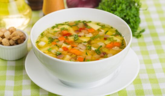 Supă de legume plină de savoare și vitamine