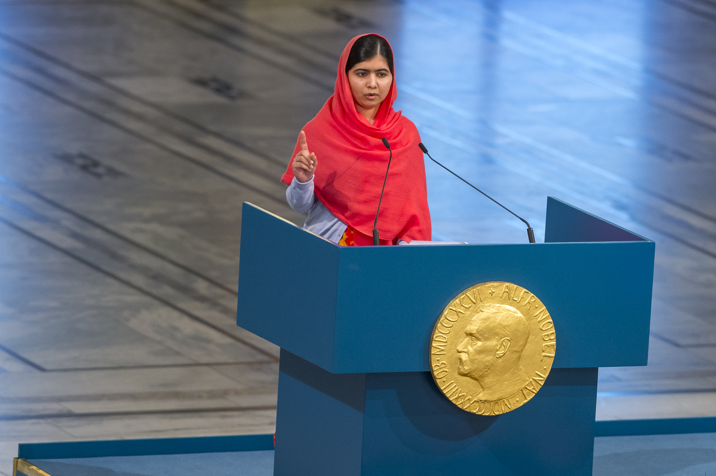 Malala Yousafzai își ține discursul, la ceremonia de decernare a Premiilor Nobel, în 2014