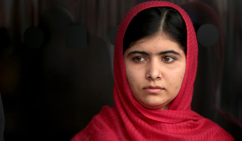 Malala Yousafzai ține un discurs la Biblioteca din Birmingham, în 2013