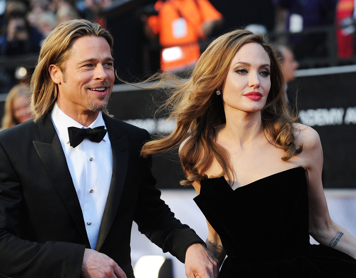 Brad Pitt îmbrăcat la frac alături de fost sa soție Angelina Jolie la Annual Academy Awards în anul 2012