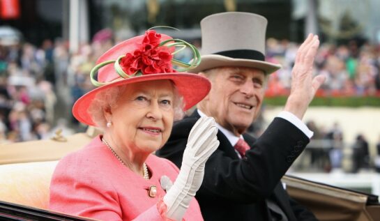 Regina Elisabeta a primit un trandafir în amintirea Prințului Philip. Cum l-a omagiat suverana pe Ducele de Edinburgh