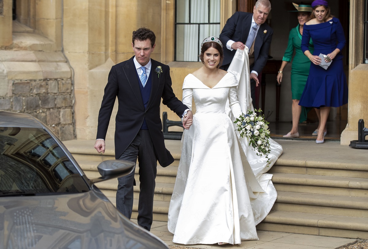 Prințesa Eugenie într-una din cele mai frumoase rochii de mireasă alături de soțul său Jack Brooksbank la nunta din 2018 la Castelul Windsor