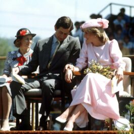 Prințesa Diana și Prințul Charles s ețin de mână, în cadrul primului lor tur oficial, în Australia