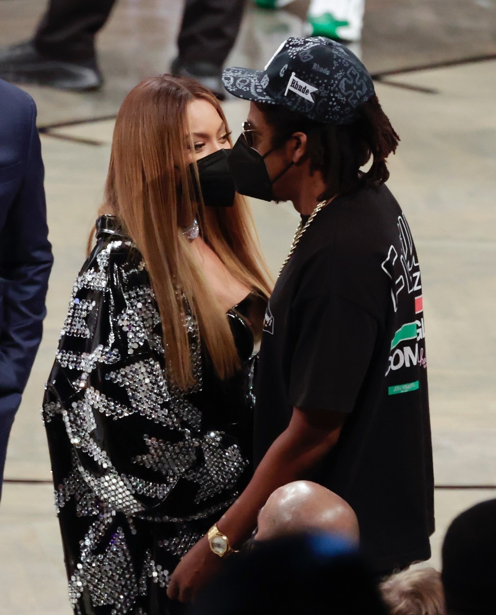 Beyonce și Jay-Z, extrem de afectuoși, pe terenul de baschet, la un eveniment NBA