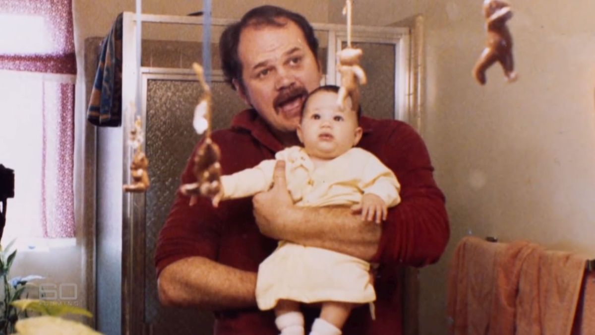Thomas Markle, alături de fiica sa, pe vremea când era doar un bebe