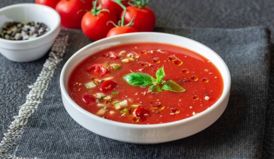 Gazpacho. Rețetă de supă rece de roșii, din bucătăria spaniolă