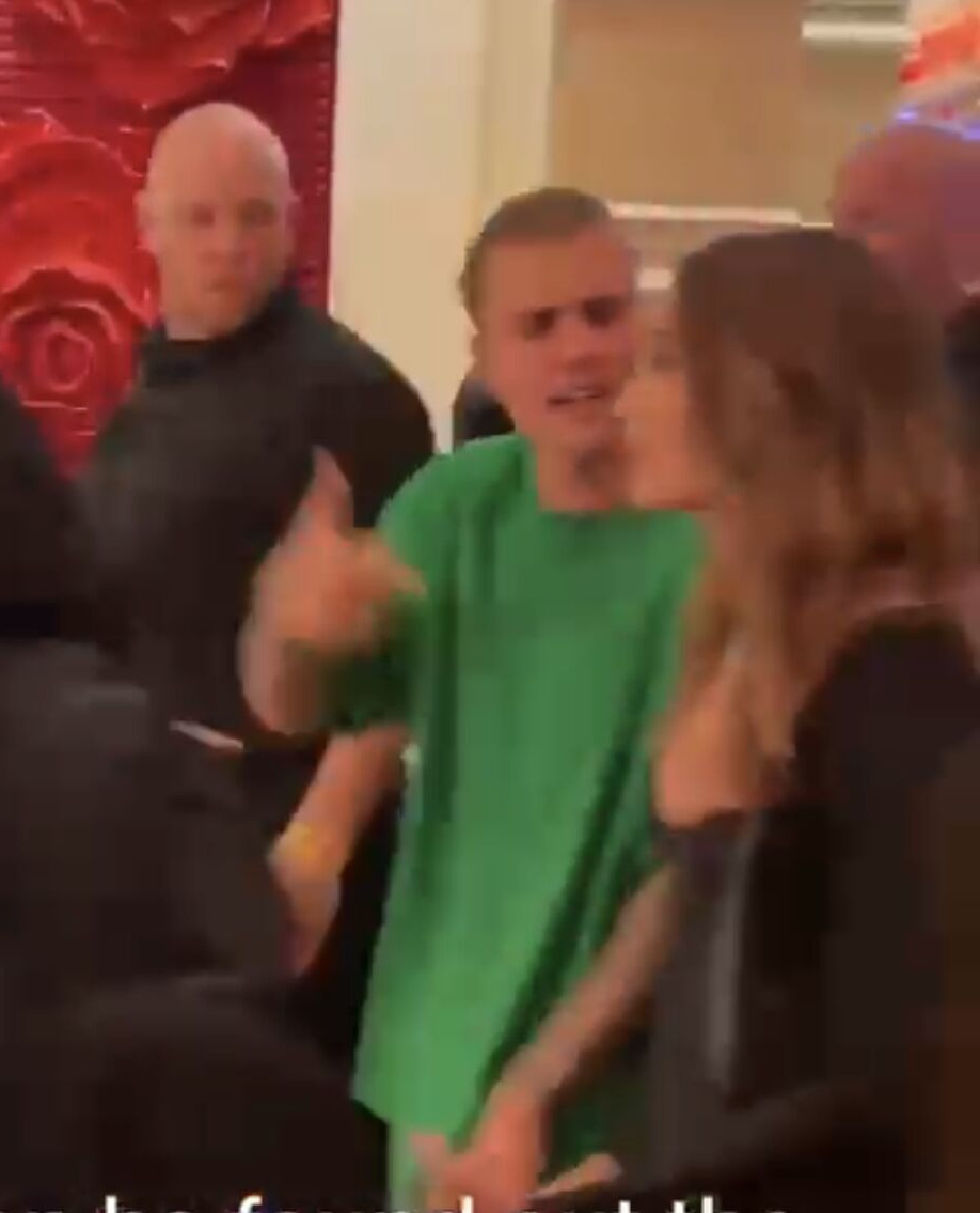 Justin Bieber, filmat în timp ce țipă la soția sa, Hailey, într-un cazinou din Las Vegas
