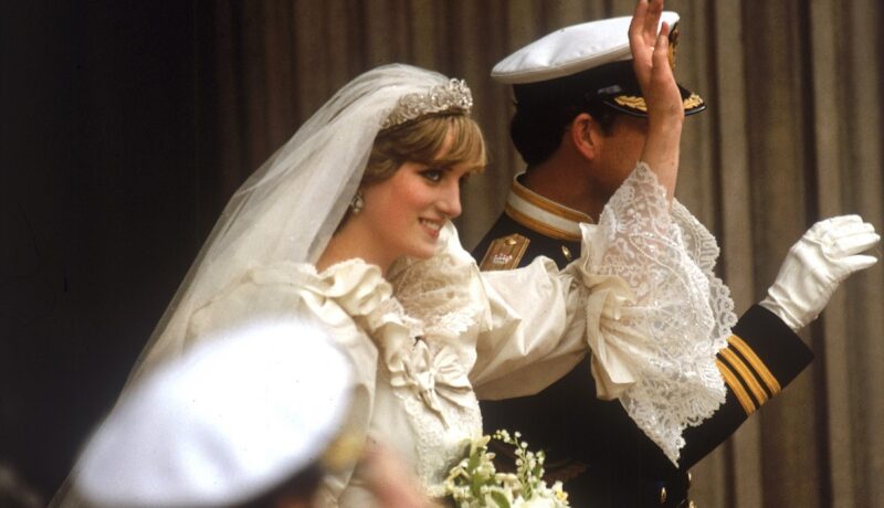 S-a vândut felia de tort de la nunta Prințesei Diana. „Bucata de istorie” a costat 1.850 de Lire Sterline