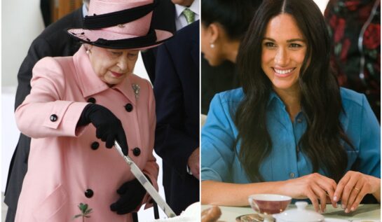 Colaj Regina Elisabeta a II-a și Meghan Markle. Regina e ămbrăcată în roz și taie un tort. Meghan e îmbrăcată în albastru și stă la o masă albă