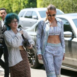 Emme și Jennifer Lopez, pe stradă în Los Angeles, în timp ce se plimbă