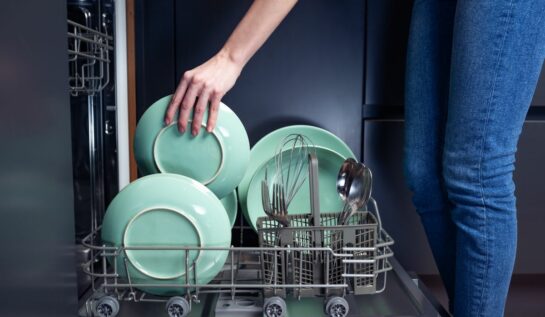 Obiecte pe care le poți igieniza în mașina de spălat vase