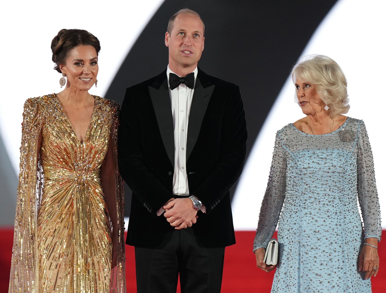 Ducii de Cambridge și Ducesa de Cornwell, la premiera No Time to Die, pe covorul roșu