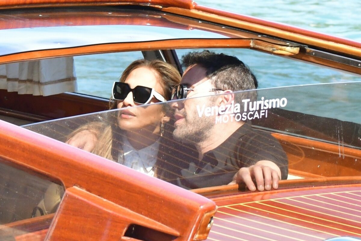 JLo și Ben Affleck, într-un taxi pe apă, în Veneția