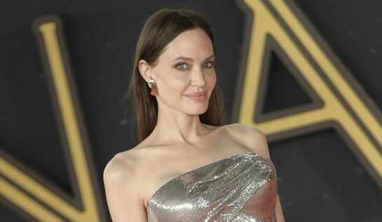 Coafura Angelinei Jolie la premiera Eternals din Roma a fost criticată de fanii de pe rețelele sociale. Motivul pentru care a stârnit reacțiile tuturor