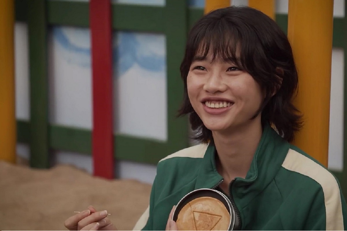 Jung Ho-yeon zâmbind într-una din scenele din Squid Game