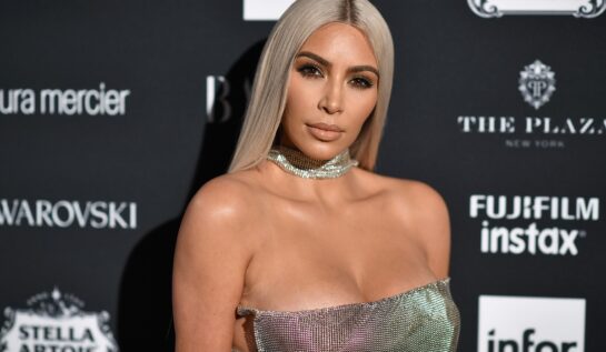 Kim Kardashian impresionează cu alegerile vestimentare. Cum a purtat o ținută monocromatică