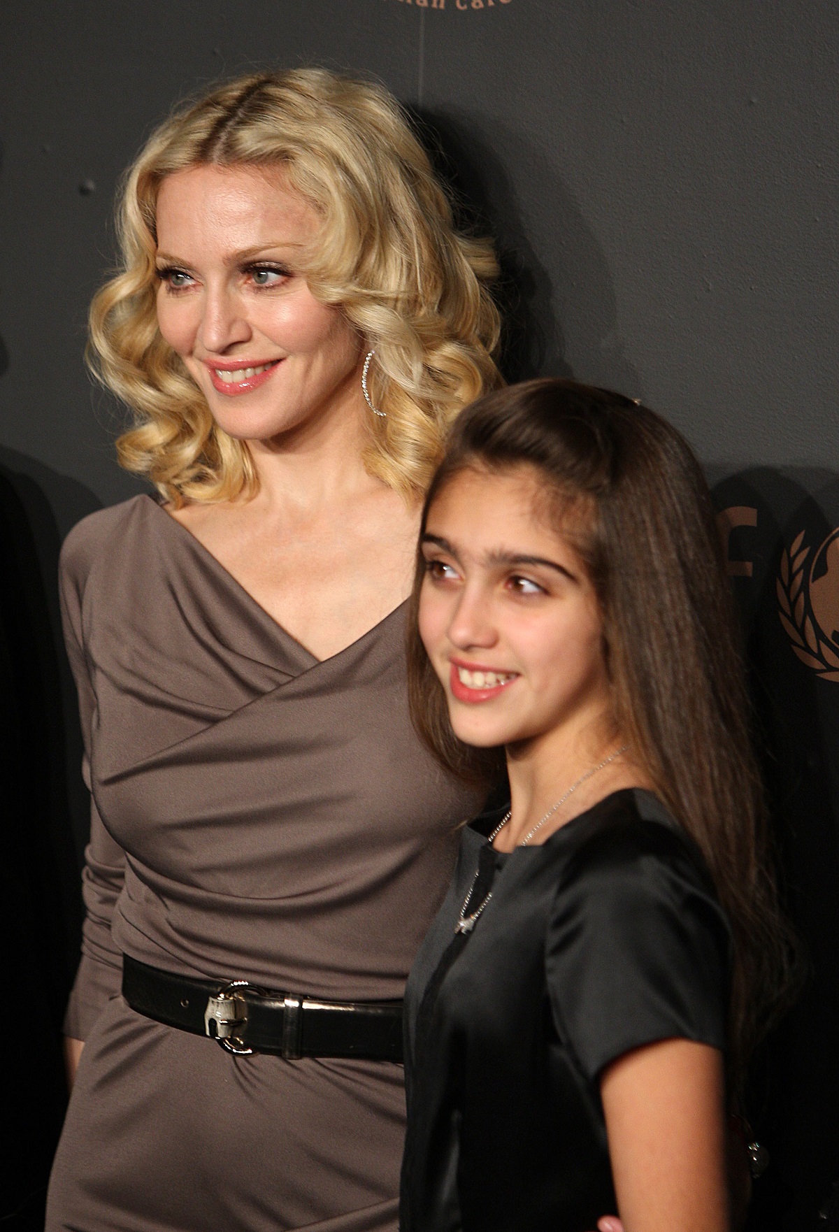 Fiica Madonnei, Lourdes Leon, alături de mama sa Madonna în New York pe covorul roșu în anul 2008