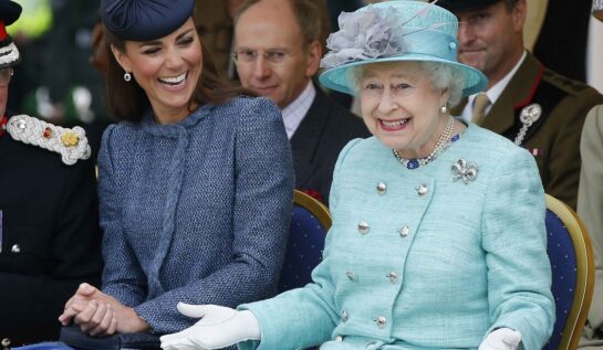 Regina Elisabeta și Kate Middleton una lângă cealaltă au o relație specială