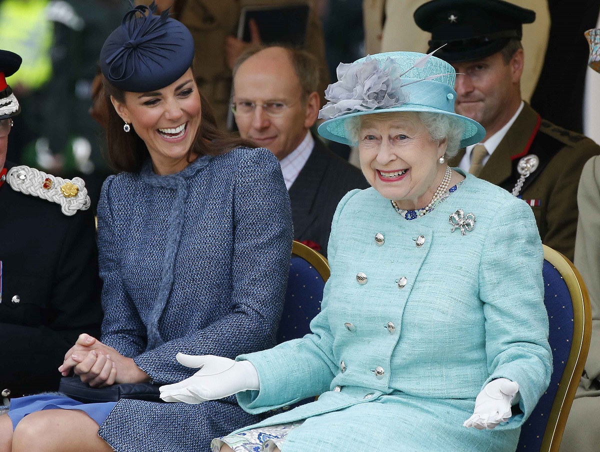 Regina Elisabeta și Kate Middleton una lângă cealaltă au o relație specială
