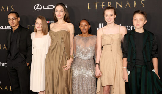 Angelina Jolie și cinci dintre copiii săi, în ținute complementare