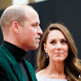 Kate Middleton, fotografiată în timp ce se uită la Prințul William, la gala Earthshor Prize