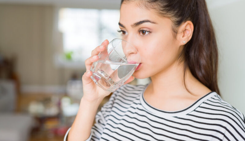 Câtă apă trebuie să bei pe zi, în funcție de greutate și alți factori