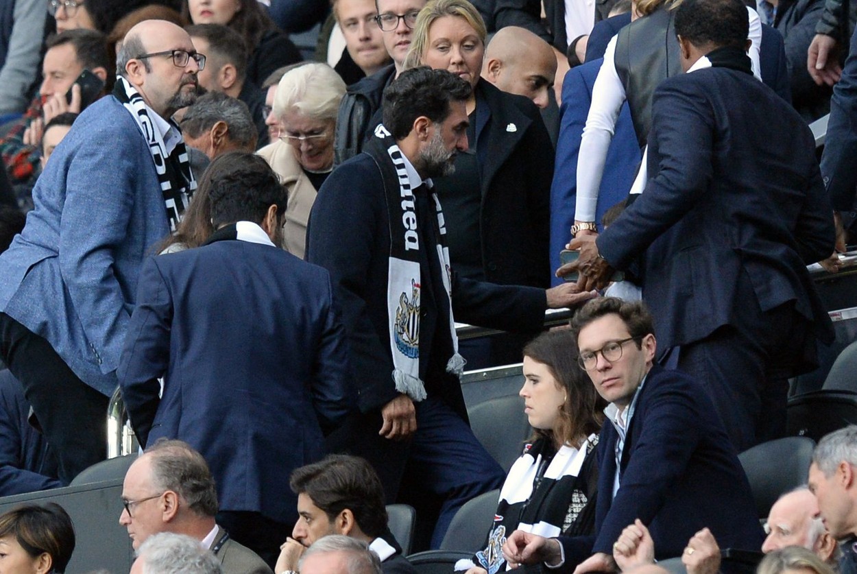Prințesa Eugenie, la un meci de fotbal, în tribune, alături de soțul ei