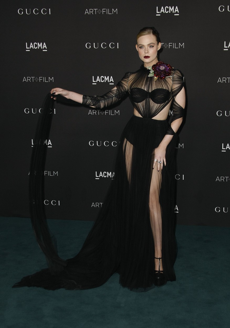 Elle Fanning, la Muzeul din Los Angeles, sponsorizat de Gucci