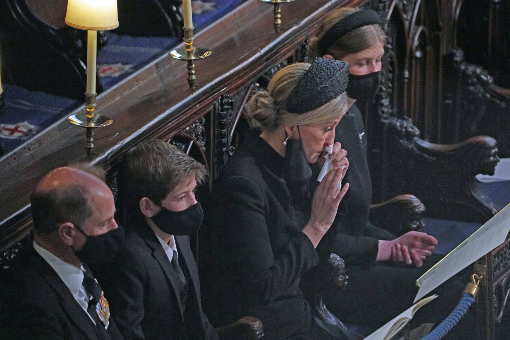 Lady Louise Windsor, la înmormântarea Ducelui de Edinburgh, alături de mama sa