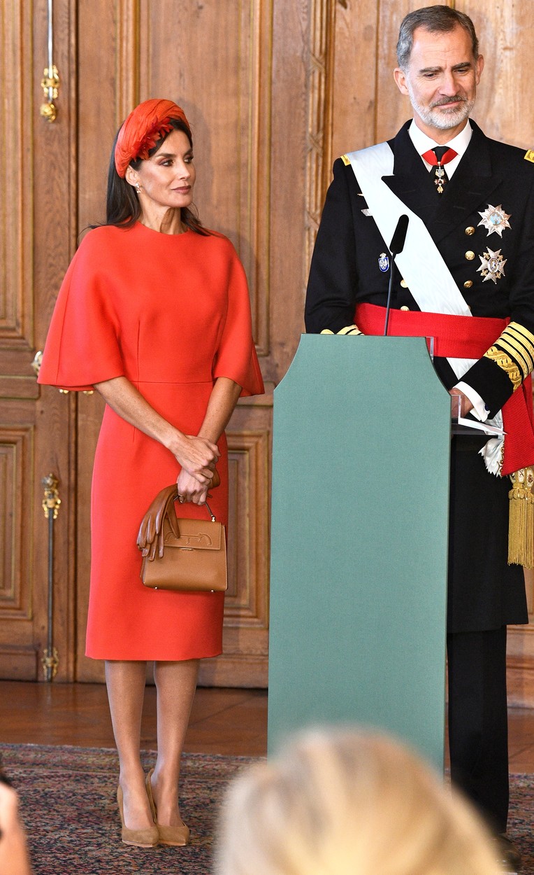 Regina Letizia a Spaniei și Regele Felipe în ținute oficiale, într-o vizită de stat în Suedia